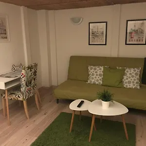 Revay 6 Apartmán