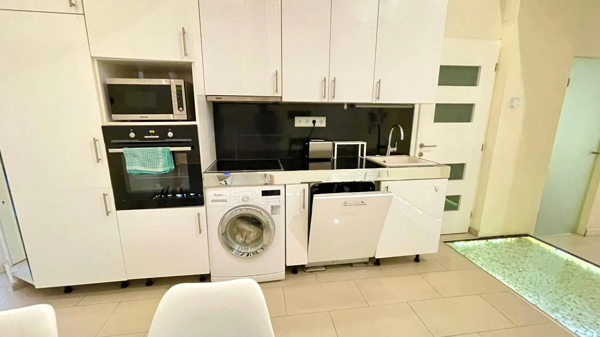 Apartment Perla Lux - 3 Rooms - Finnish And Steam Sauna Budapest