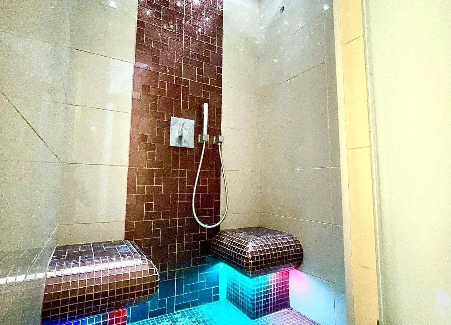 Perla Lux - 3 Rooms - Finnish And Steam Sauna Budapest 0*,  Hungary