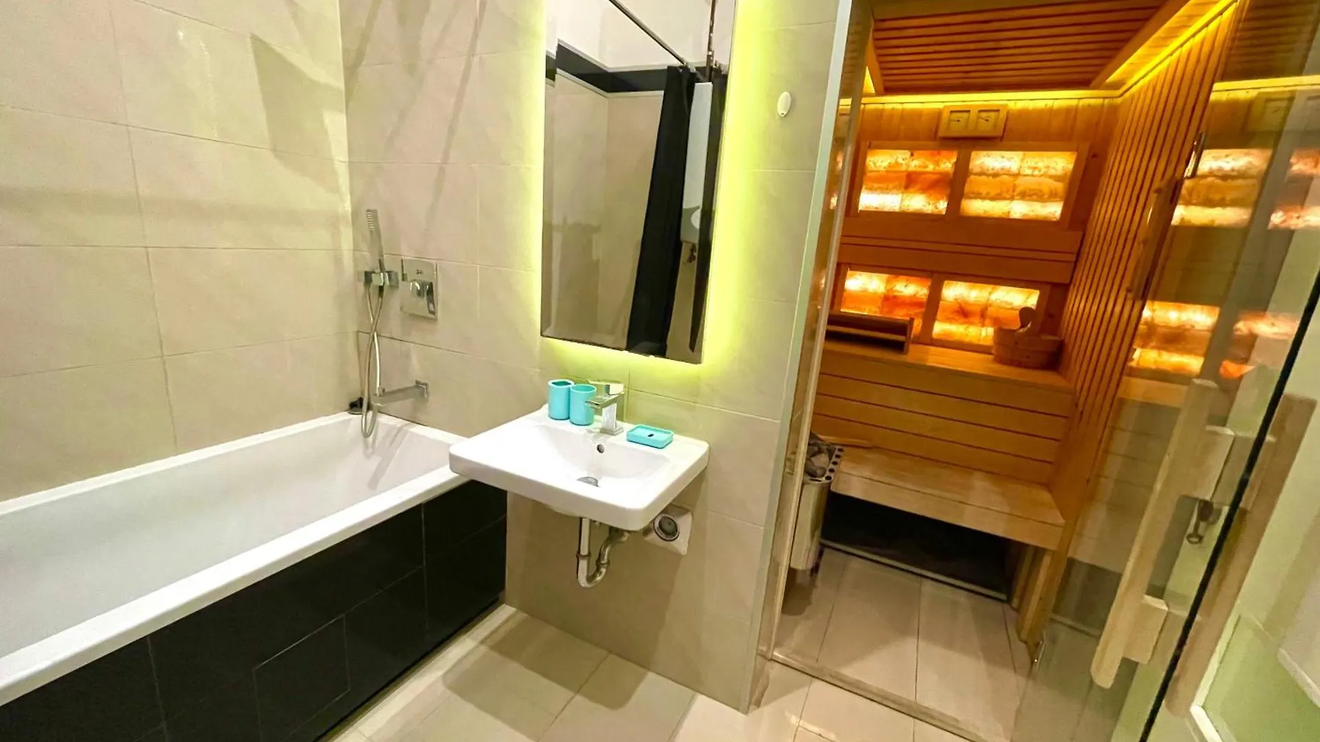 Perla Lux - 3 Rooms - Finnish And Steam Sauna Budapest Apartment